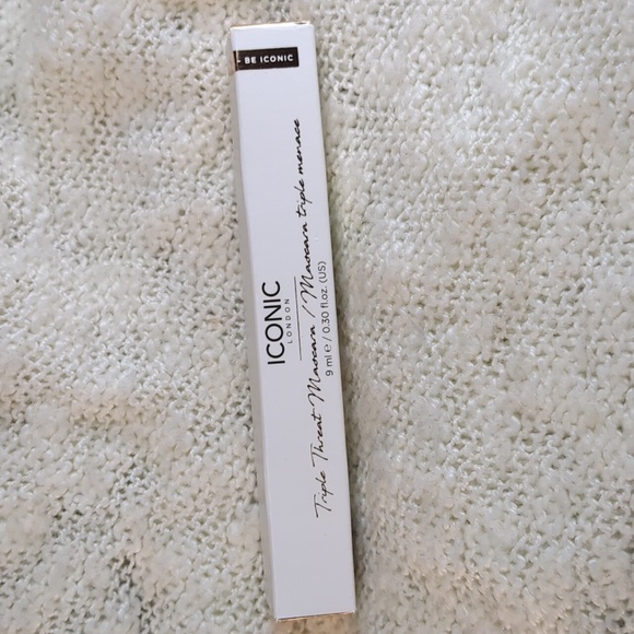 ICONIC London Triple Threat Mascara in Black, 9ml/0.30fl oz - Picture 4 of 10